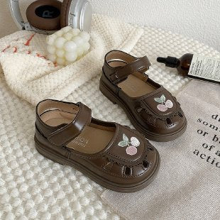 Sandales aux pieds fermés pour filles