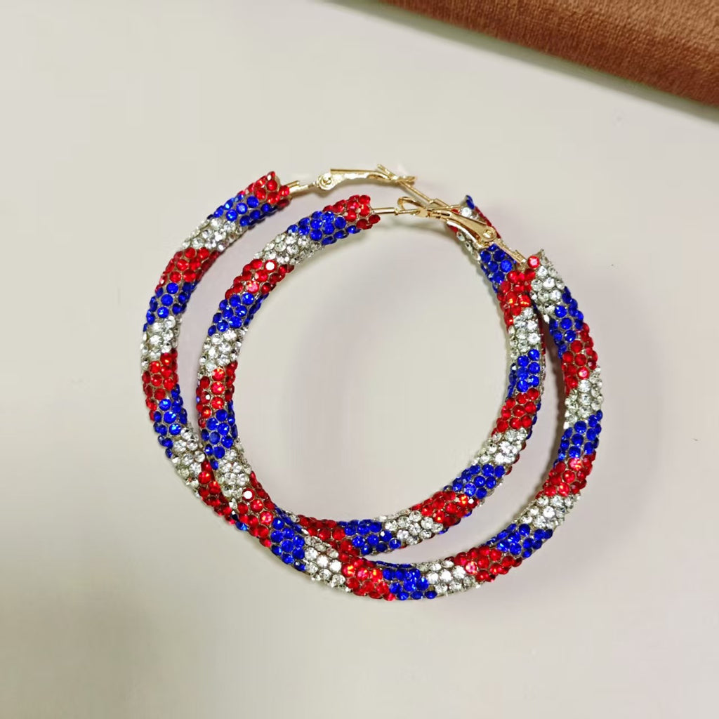 Boucles d'oreilles en forme de boucles d'enroulement entièrement diamantées