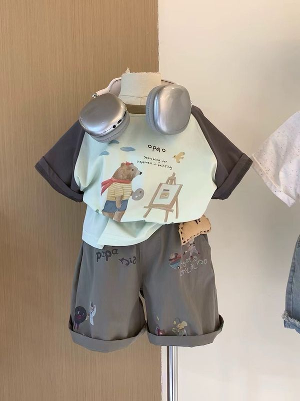 T-shirt dessin animé et short en denim à deux pièces