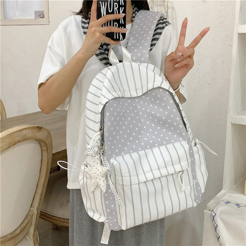 Sac à dos léger étudiant pour le transport et le voyage avec un design superbe