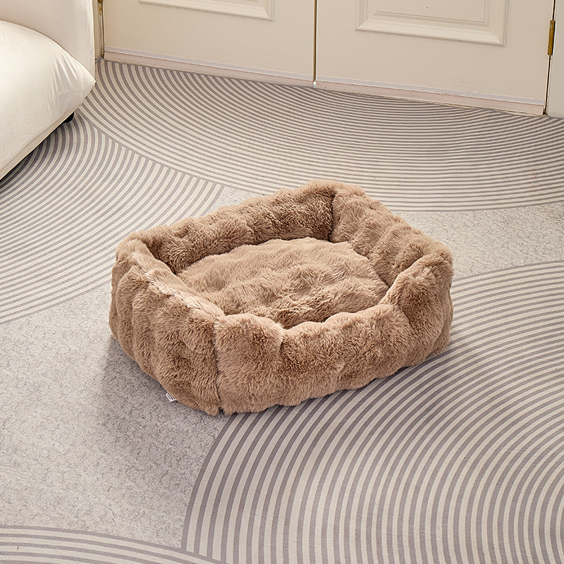 Lit carré en peluche