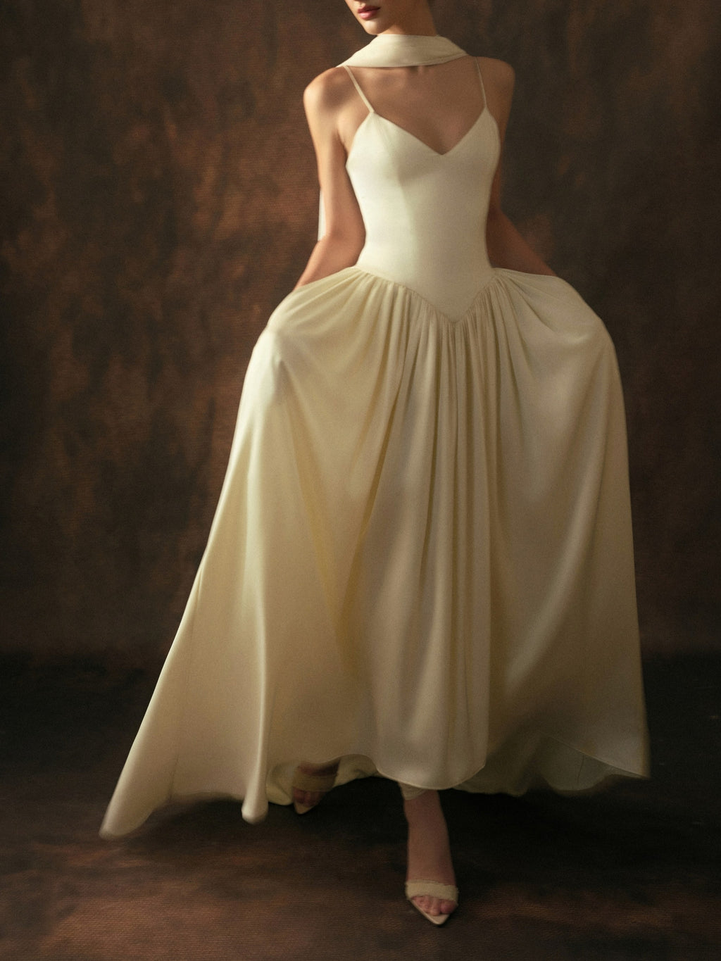 Satin Spaghetti Bracelet mariage soirée Gown avec écharpe