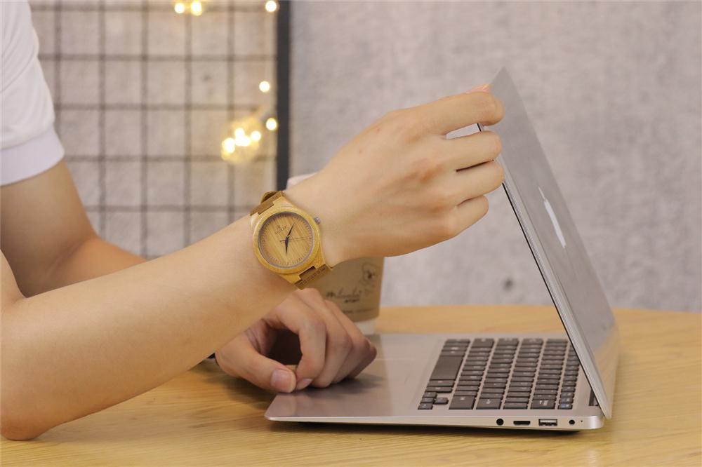 Montre à quartz en bambou