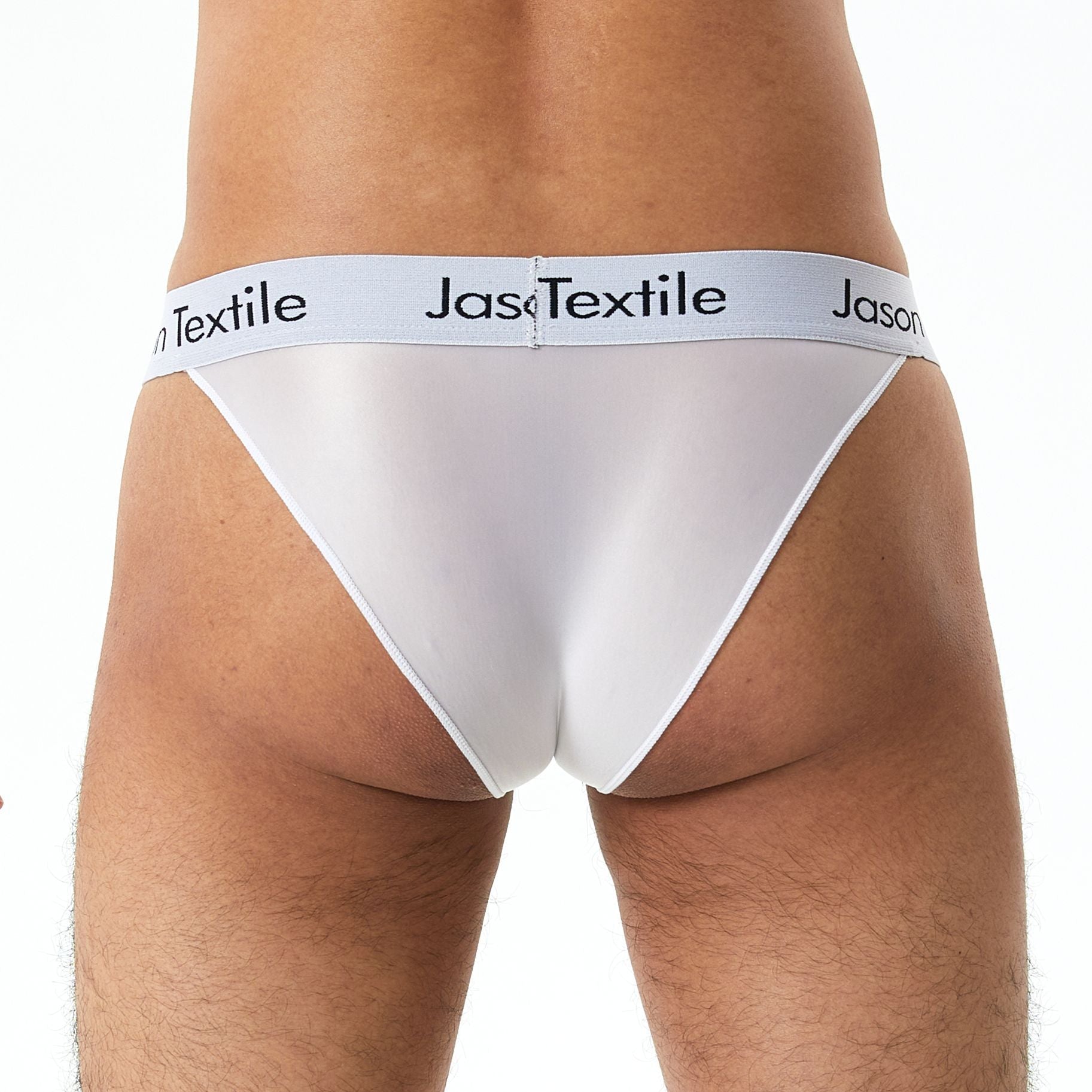 Slip soyeux mince et transparent