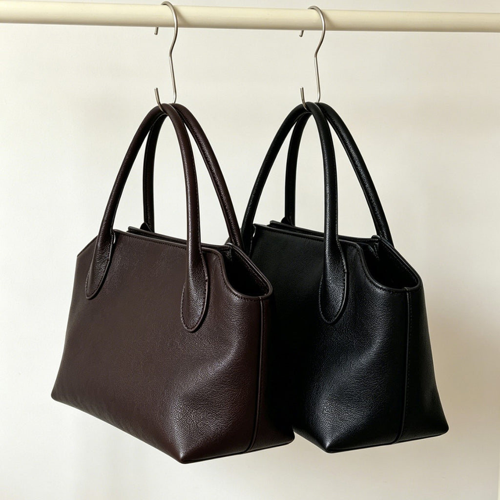 Sac à main en cuir véritable de luxe léger d'été avec une poignée courte fabriquée à partir de la vache à grains supérieurs