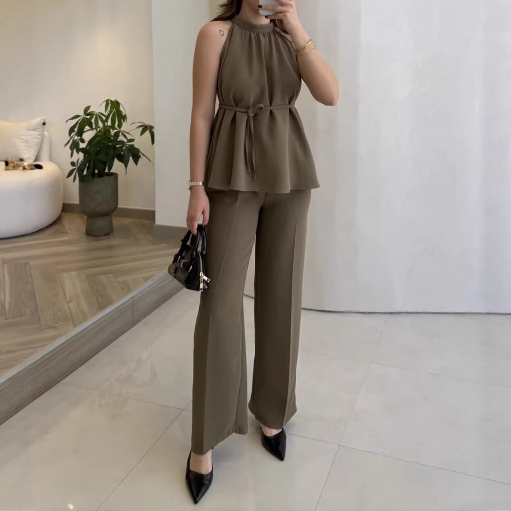 Simple set of sleeveless top and wide leg pants