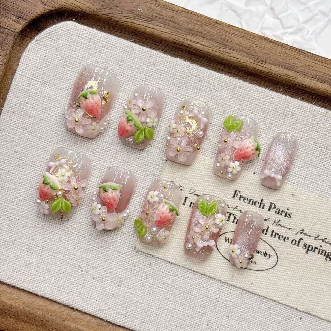 Fraise 3D Relief artisanal Conseils sur les ongles portables