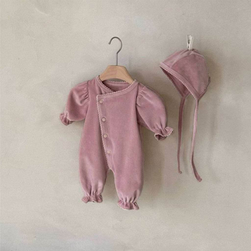 Romper en une seule pièce de style long avec une seule rangée de snaps pour bébés