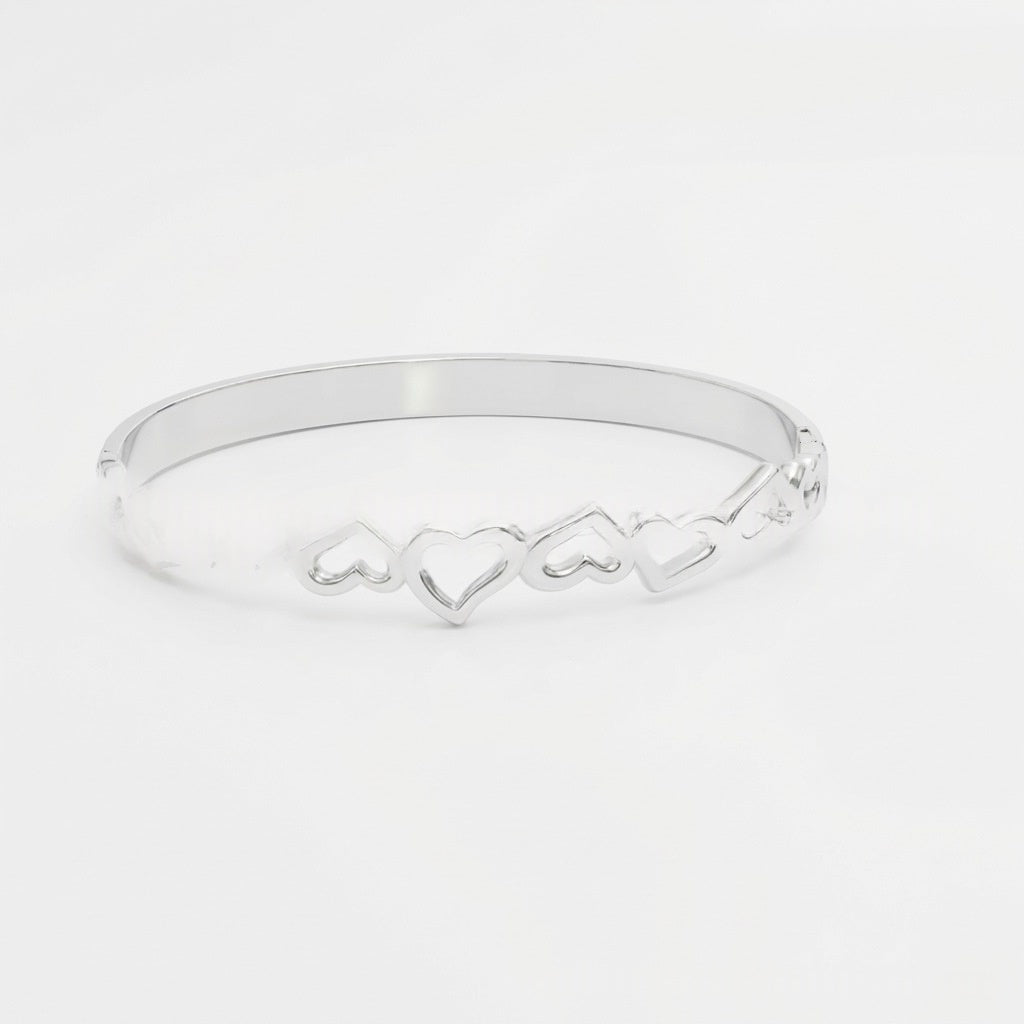 Bracelet européen et américain en forme de coeur avec une sensation luxueuse