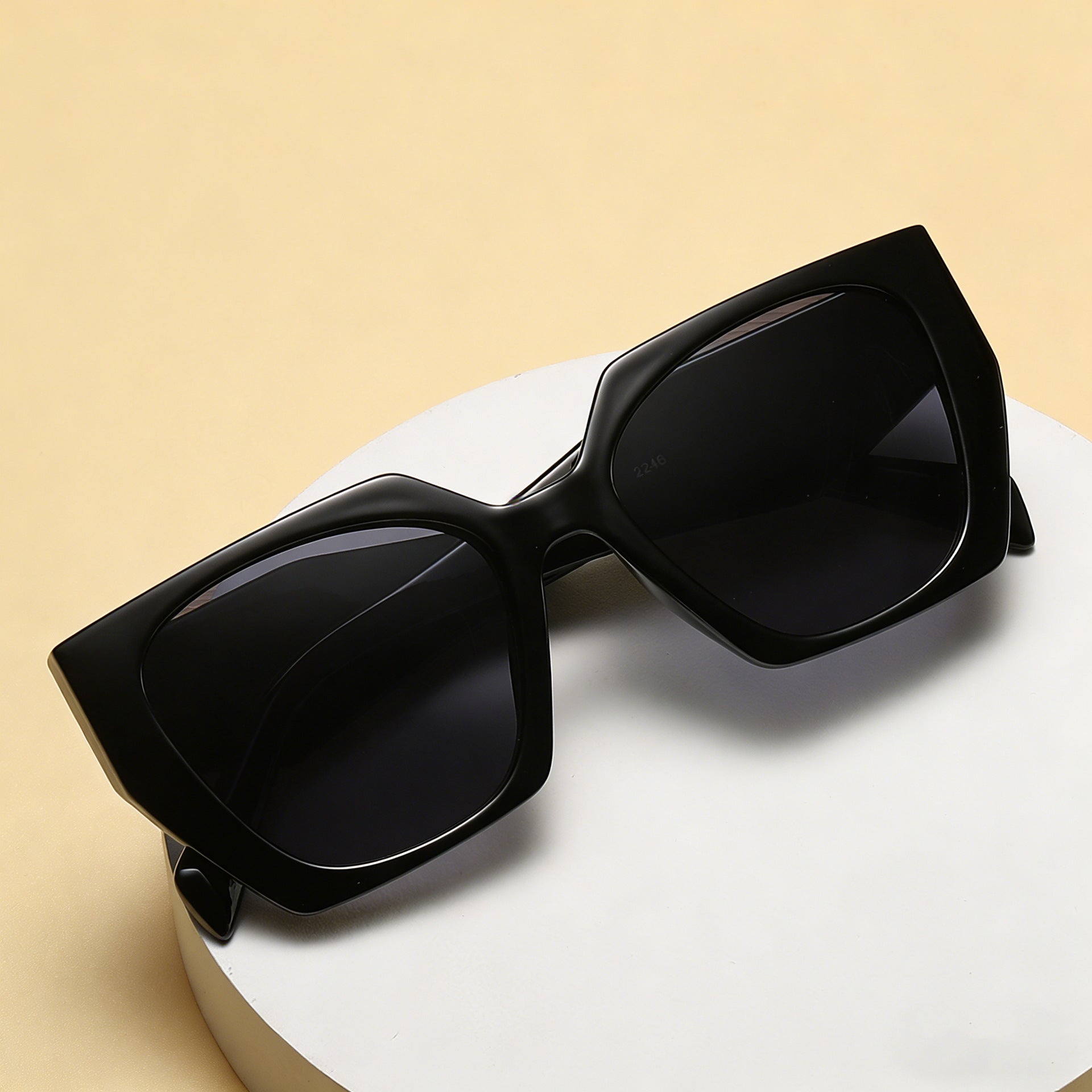 Lunettes de soleil à large temperature Cat-Eye pour femmes