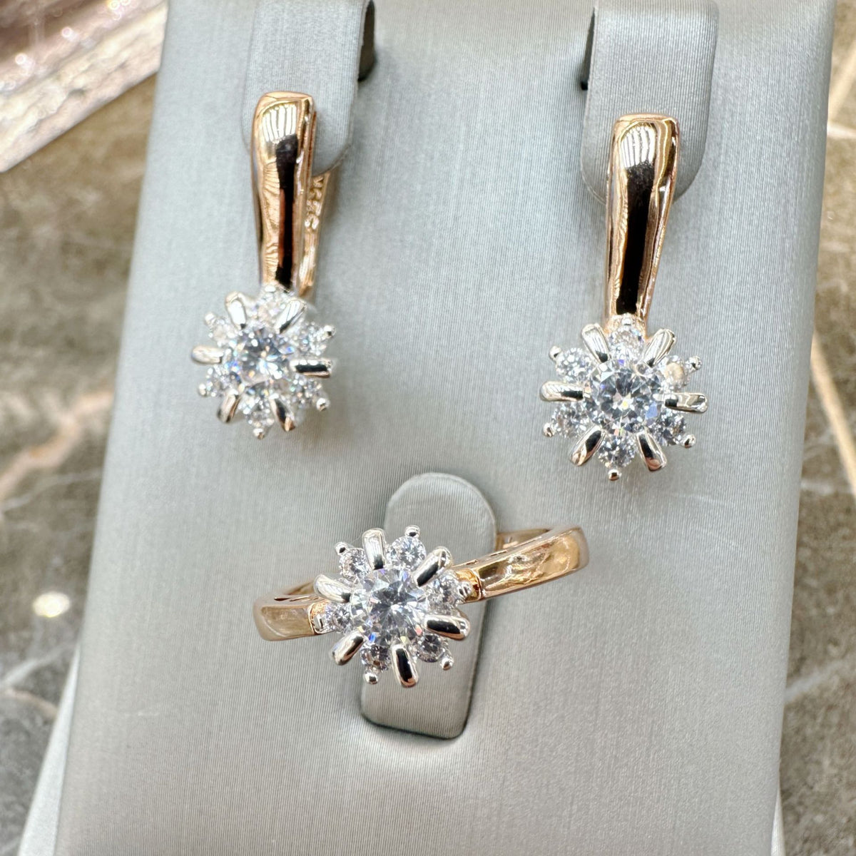 Bague Zircon de luxe et ensemble de clips d'oreille