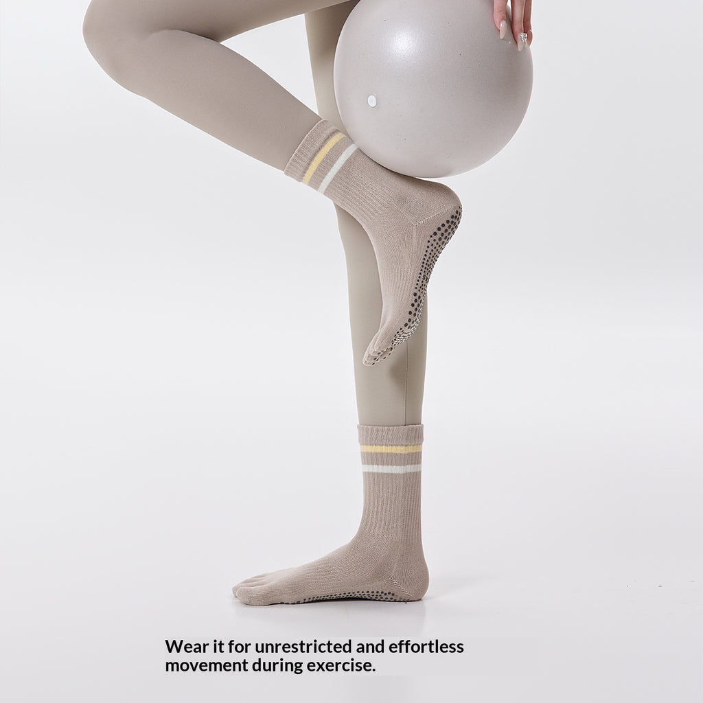 Gym Chaussettes antidérapantes à pieds pleins Femmes disponibles en différentes tailles