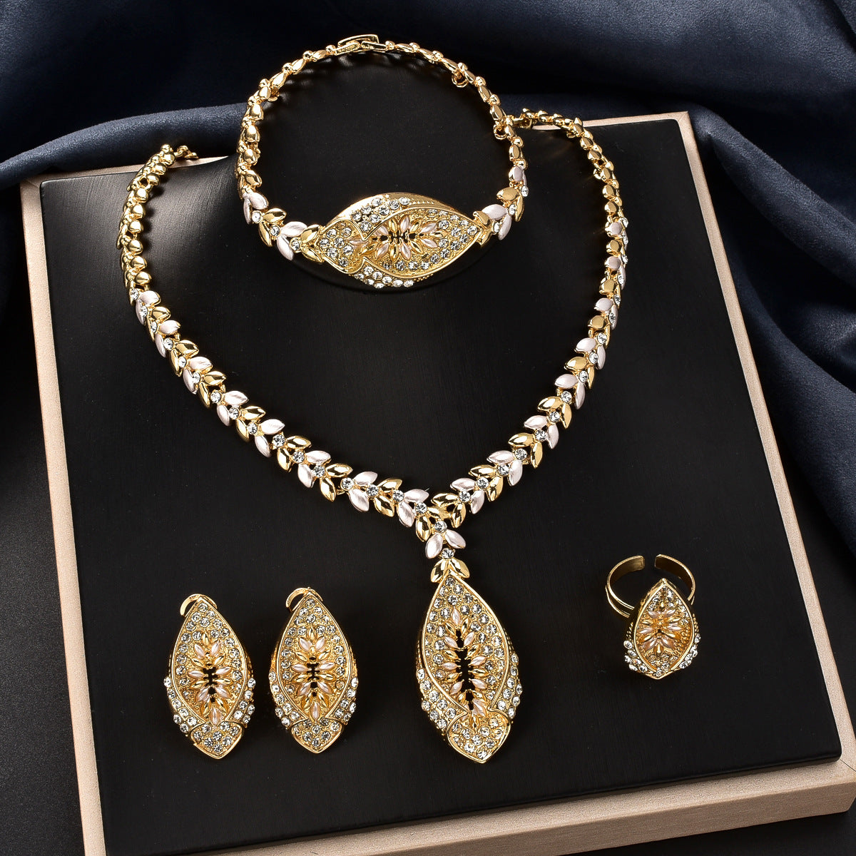 Ensemble de bijoux de style Moyen-Orient