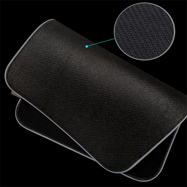 Illuminated table mat