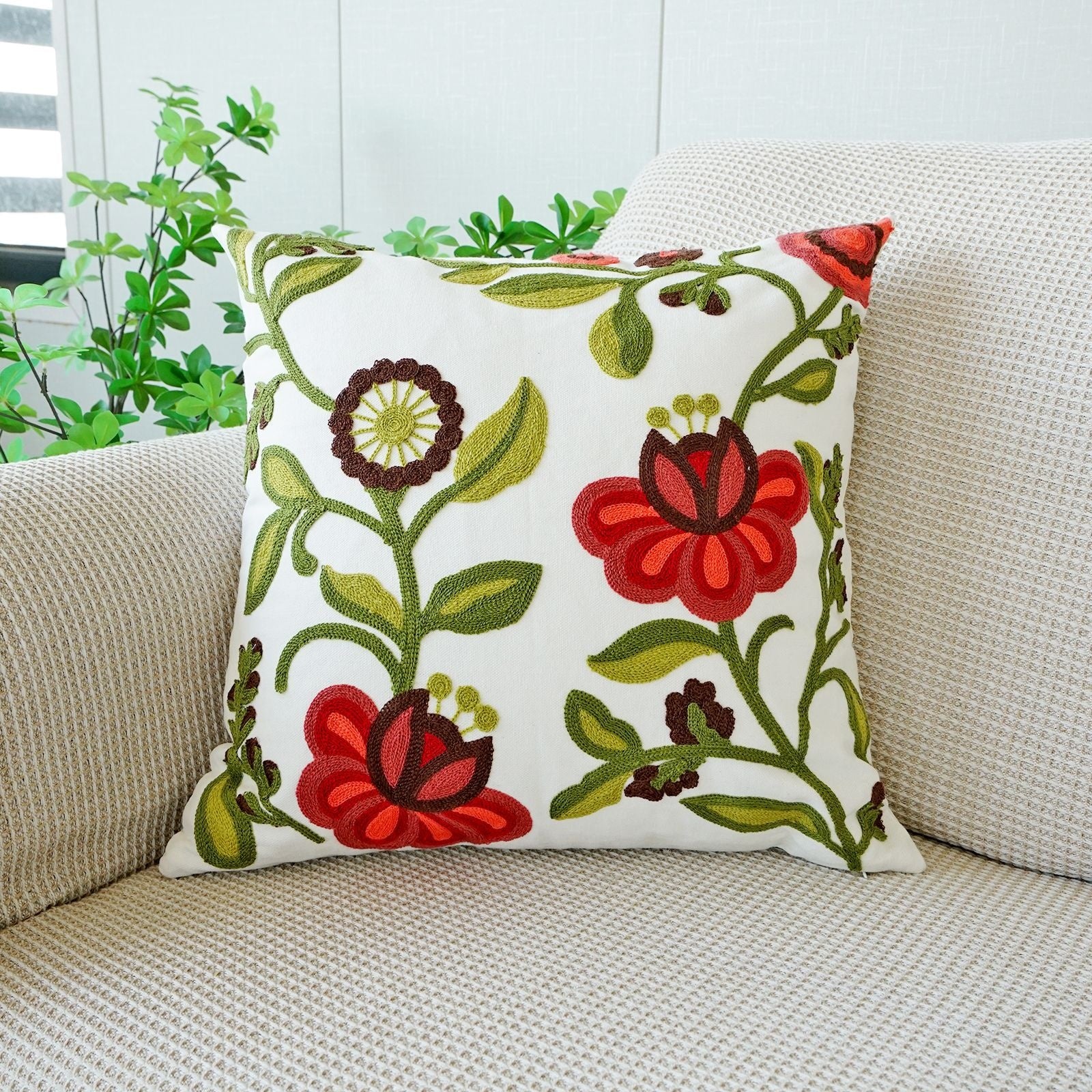Coussin floral brodé de style pastoral pour canapé salon