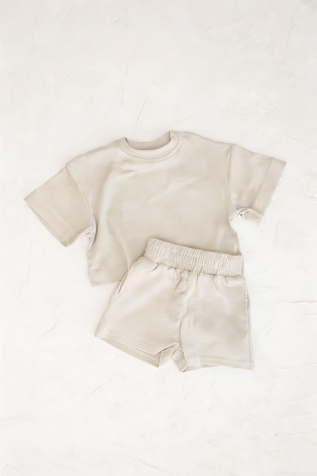 Short-sleeved T-shirt and shorts Two-piece set