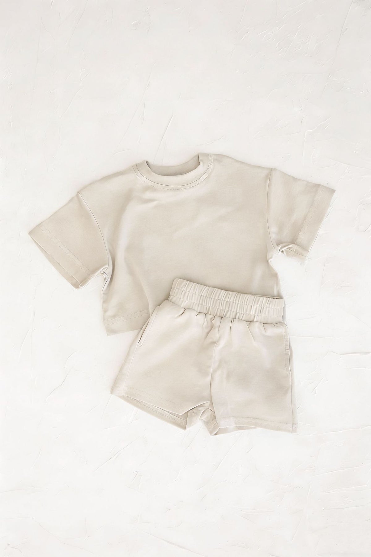Short-sleeved T-shirt and shorts Two-piece set