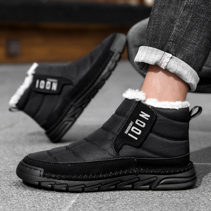 Bottes de coton antidérapantes avec une chaude