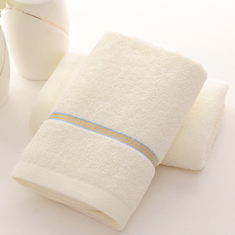 Serviette de coton et lavage du visage
