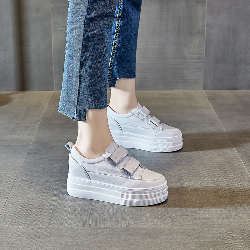 Chaussure velcro en cuir léger pour femmes
