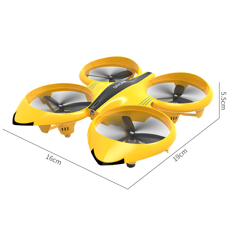 Regarder le quadcopter à télécommande