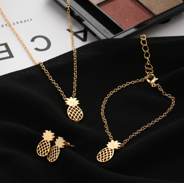 Boucles d'oreilles creuses en ananas