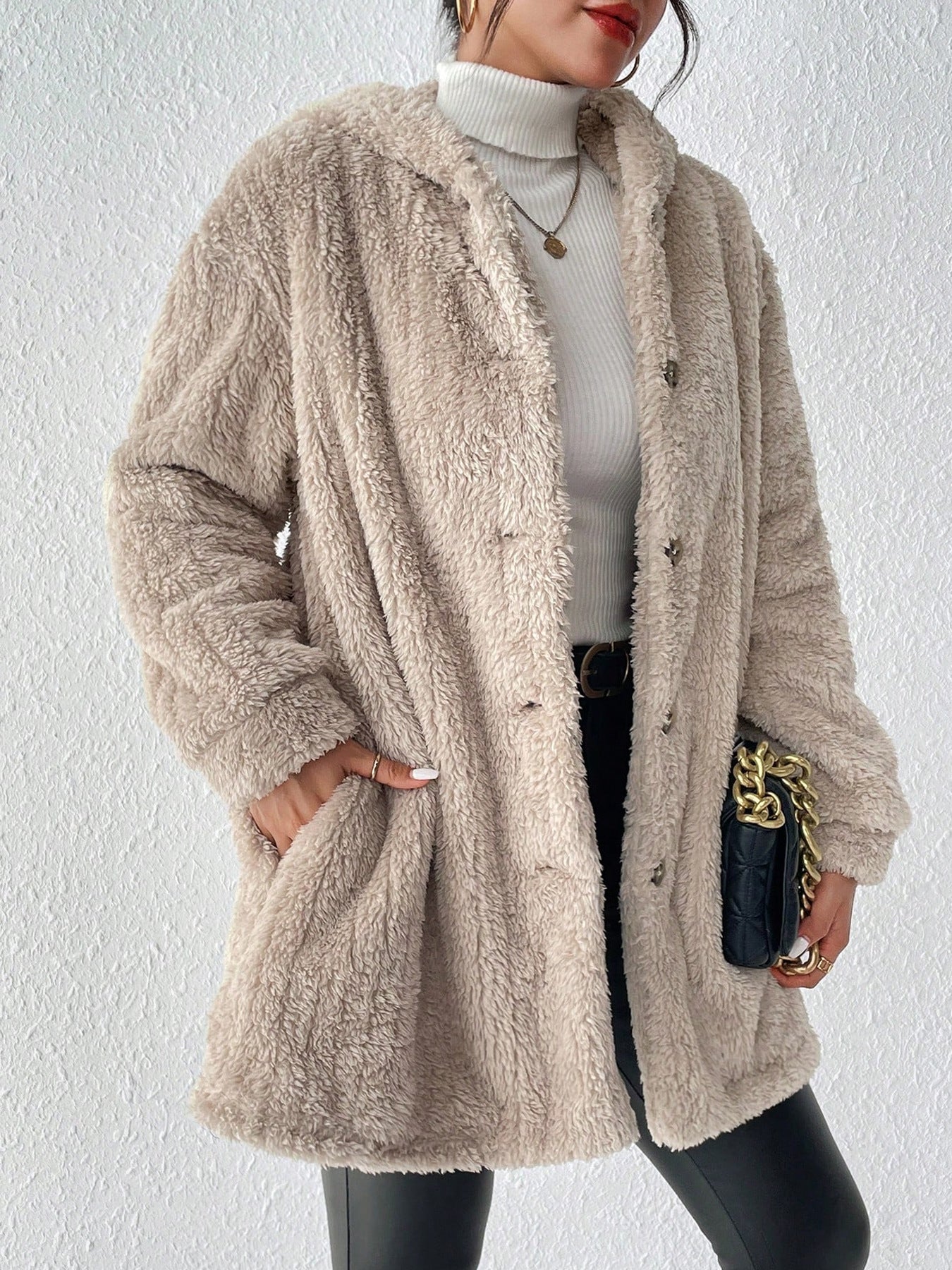 Cardigan en peluche avec boutons et hotte