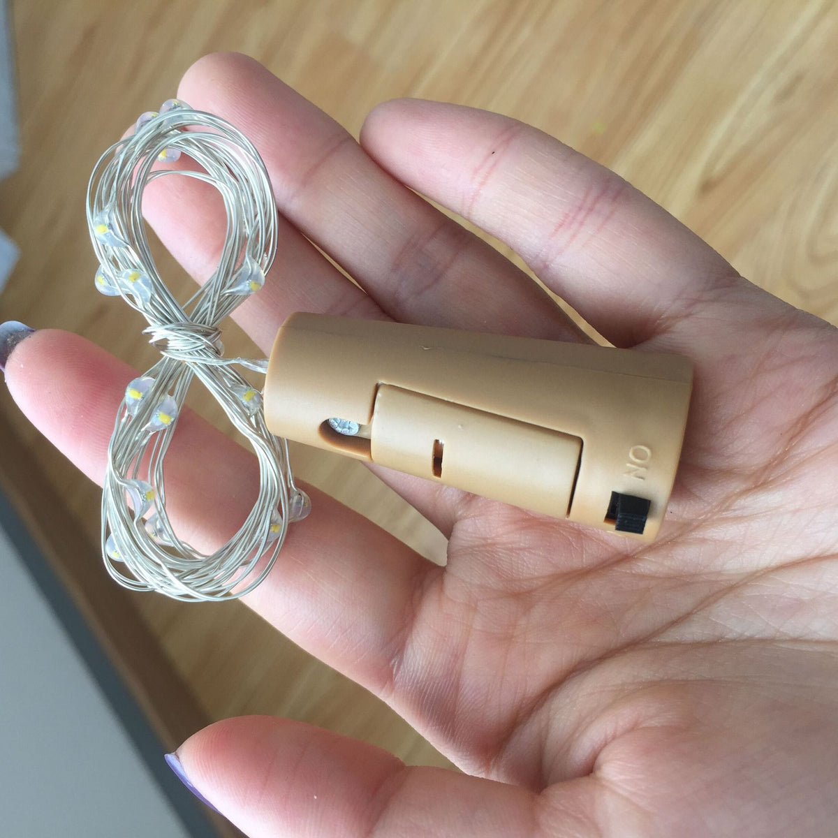 Boîte de batterie bouton LED lumière