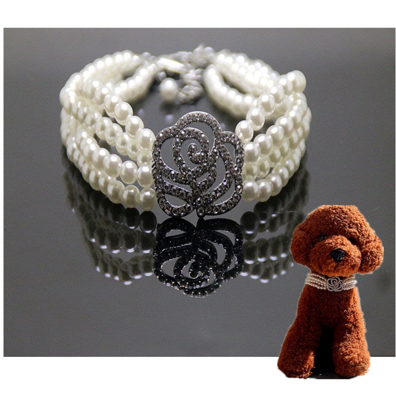 Accessoire à quatre rangées de chat rose et d'ornement de chien