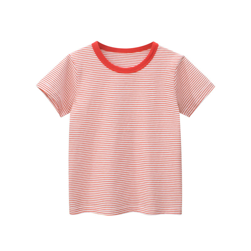 Vêtements de bébé rayés