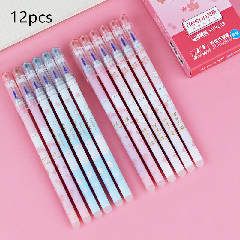 Les élèves de l'école primaire utilisent un stylo gel effaçable pour frotter l'Eraser Magique Sassafras facile