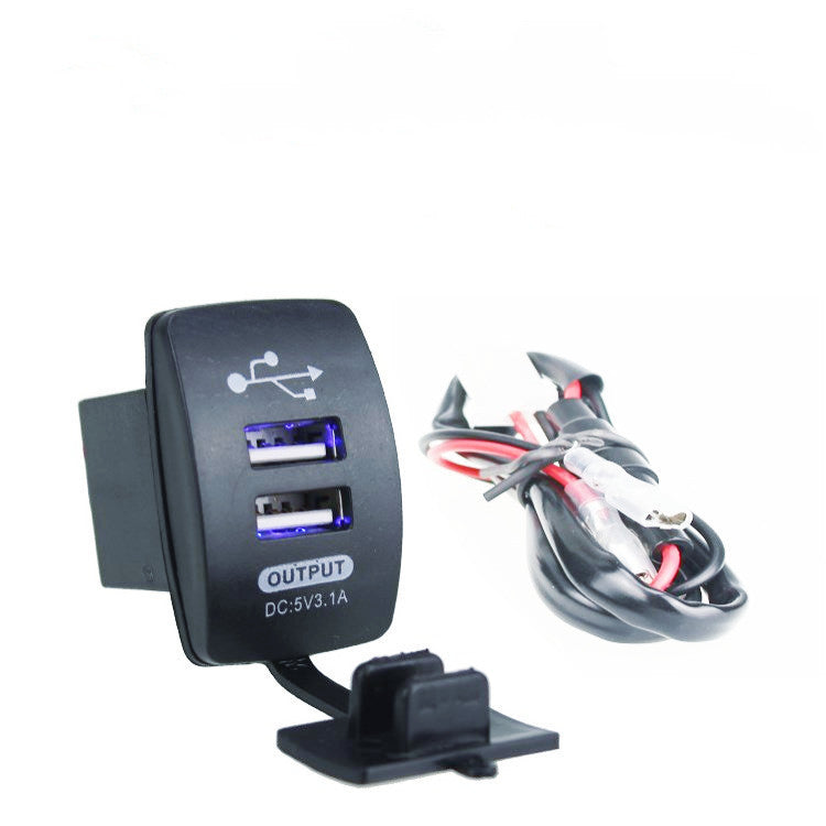 3.1Ausb Chargeur de Voiture Type universel pour les voitures et les motocyclettes