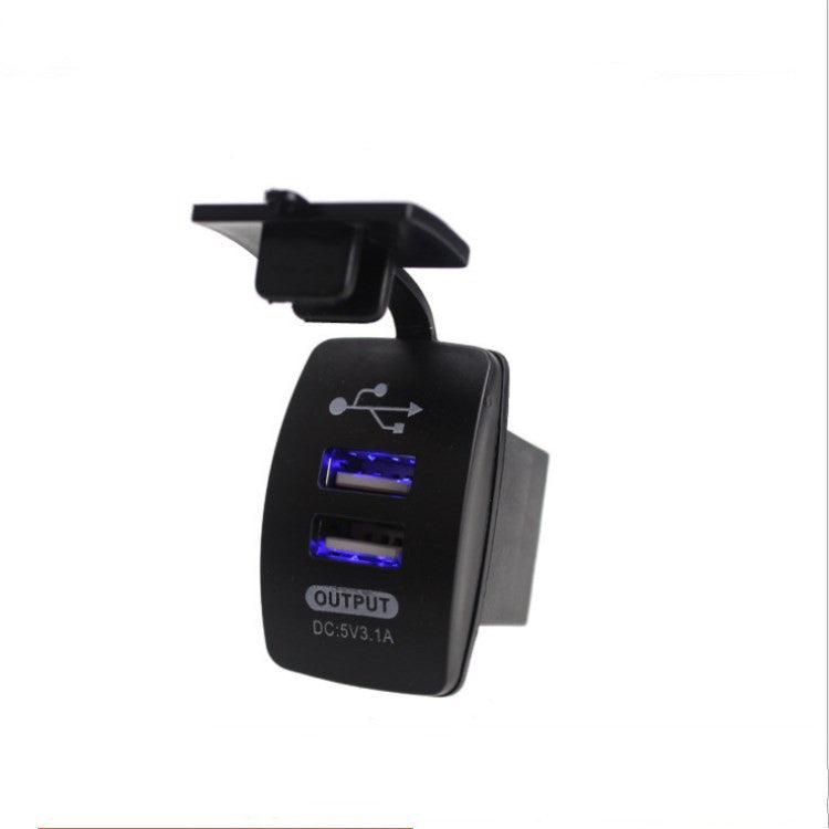 3.1Ausb Chargeur de Voiture Type universel pour les voitures et les motocyclettes