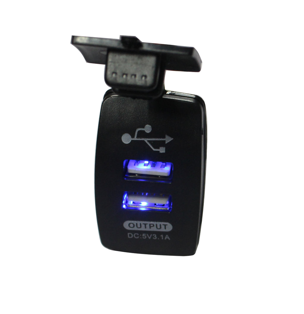 3.1Ausb Chargeur de Voiture Type universel pour les voitures et les motocyclettes