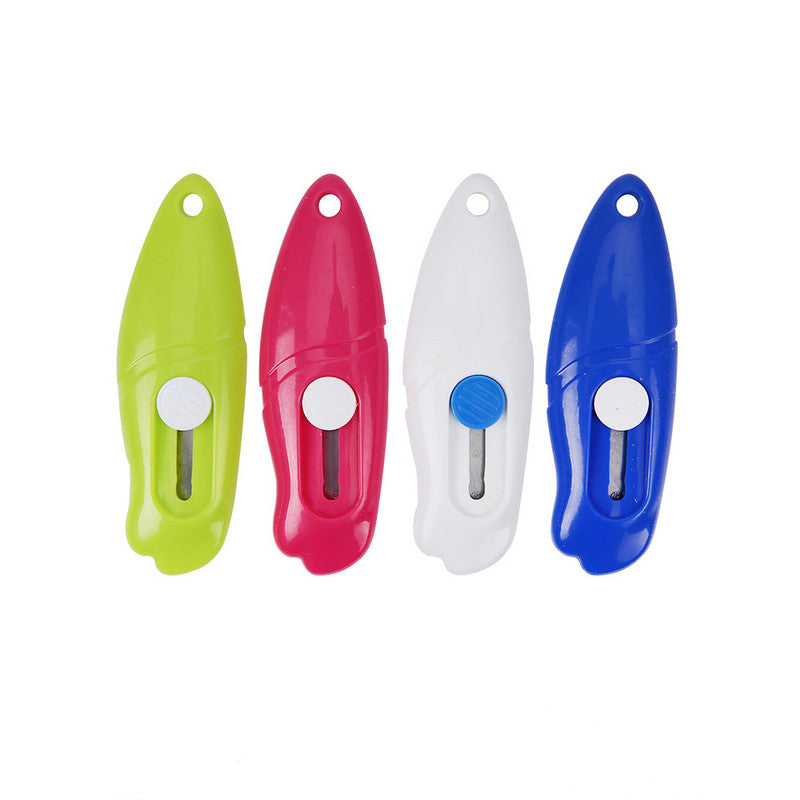 Couteau ouvert mignon et pratique