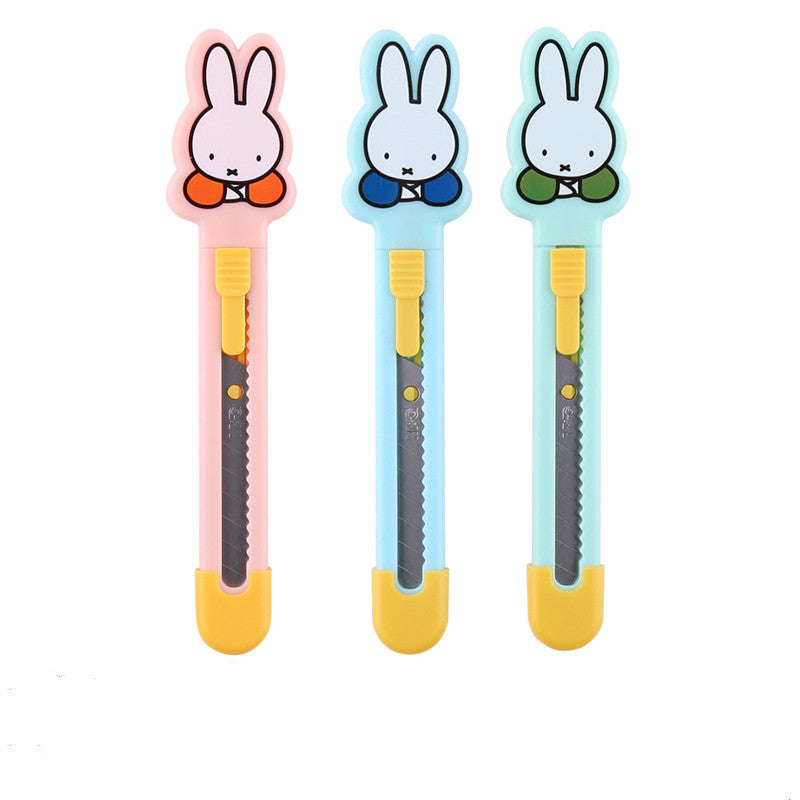 Couteau ouvert mignon et pratique