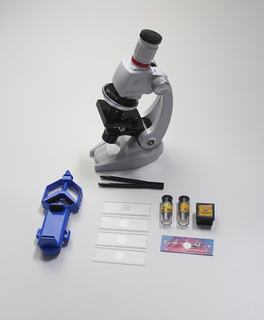 Bored pour observer le Microscope Mondial