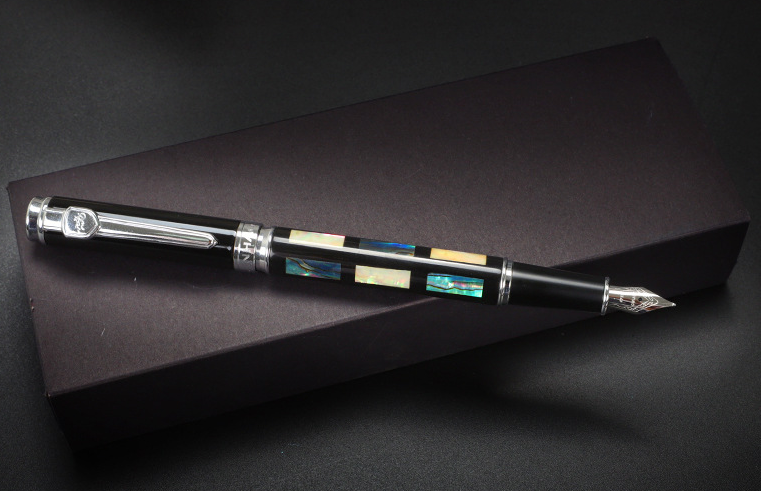Stylo d'artisanat en céramique couleur laque et pêche
