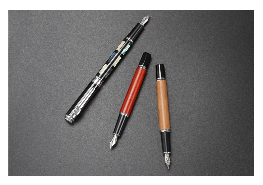 Stylo d'artisanat en céramique couleur laque et pêche