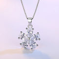 Ventes directes usine Plum Blossom Pendentif femmes Collier bijoux