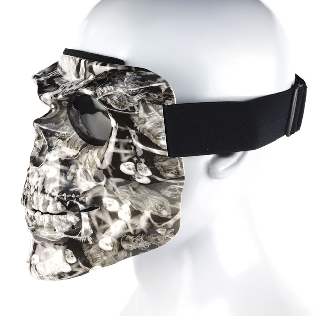 Crâne masque moto rider équipé de lunettes