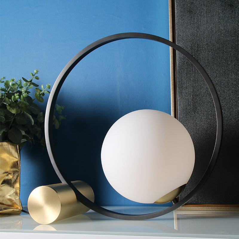 Lampe de table décorative créative Chambre simple Chambre à coucher Étude de salon Nordic Post-Modern