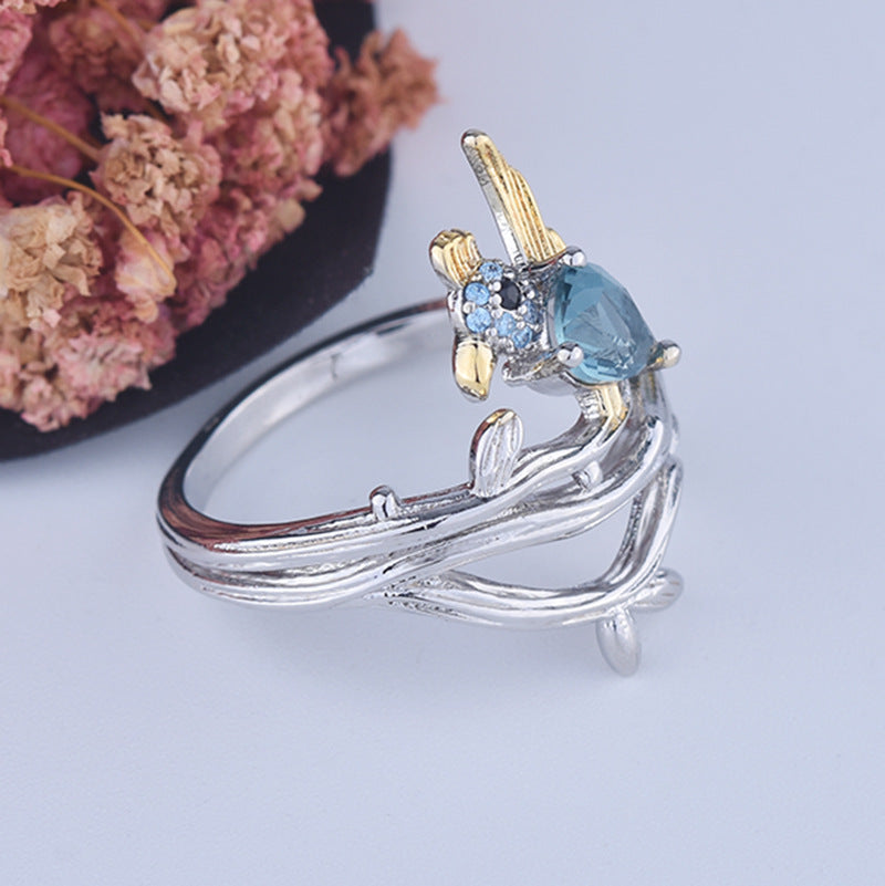 Anneau en or d'oiseau à deux tons en forme de poire avec bague de style Vintage Diamonds