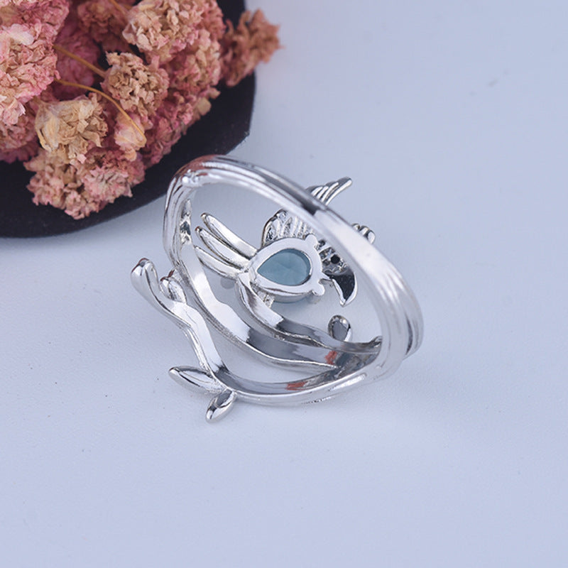 Anneau en or d'oiseau à deux tons en forme de poire avec bague de style Vintage Diamonds
