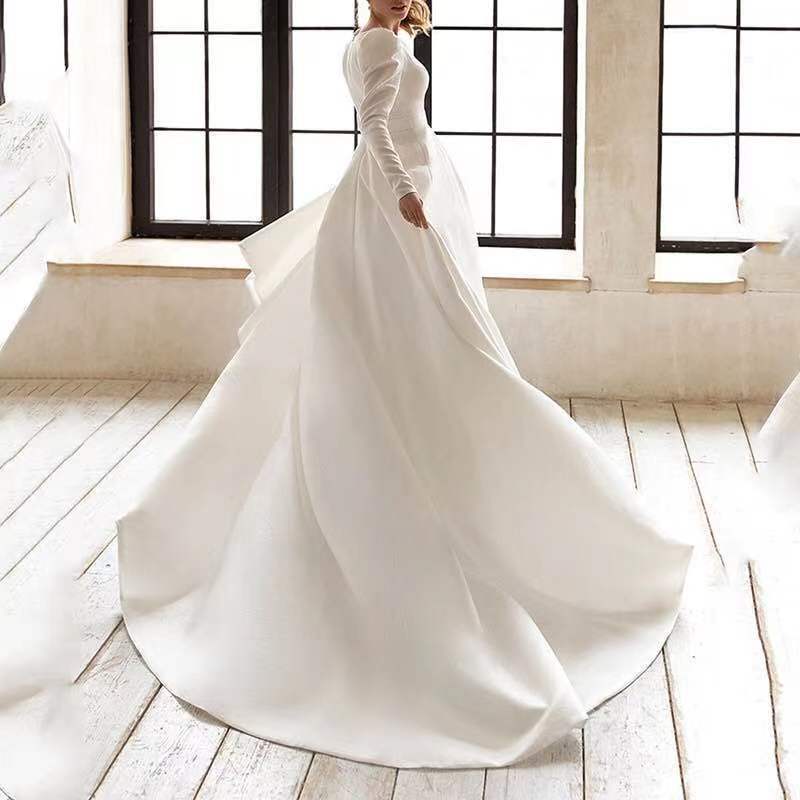 Robe blanche pour dames Satiné Surface était mince et haute française Tempérament Robe Long Ski