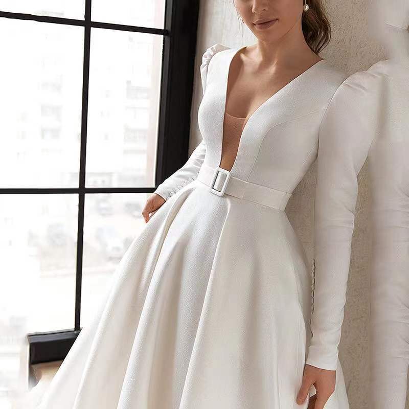 Robe blanche pour dames Satiné Surface était mince et haute française Tempérament Robe Long Ski