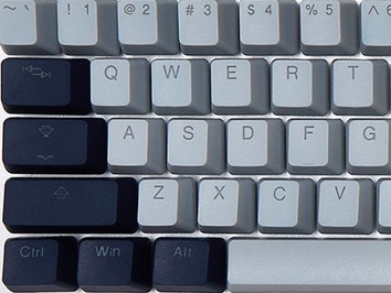 Clavier mécanique translucide moulé à deux couleurs personnalisé Diy Chara