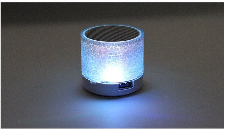 Mini carte portable Bluetooth Haut-parleur Lanterne imperméable Stereo Subwoofer