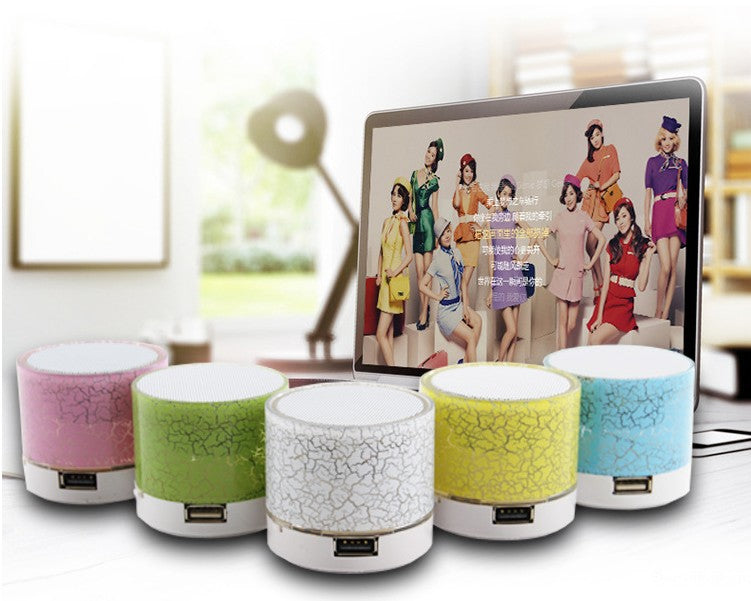Mini carte portable Bluetooth Haut-parleur Lanterne imperméable Stereo Subwoofer