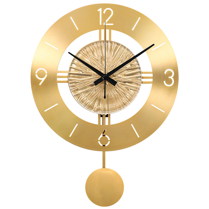 Horloge murale en métal avec élégant pendule